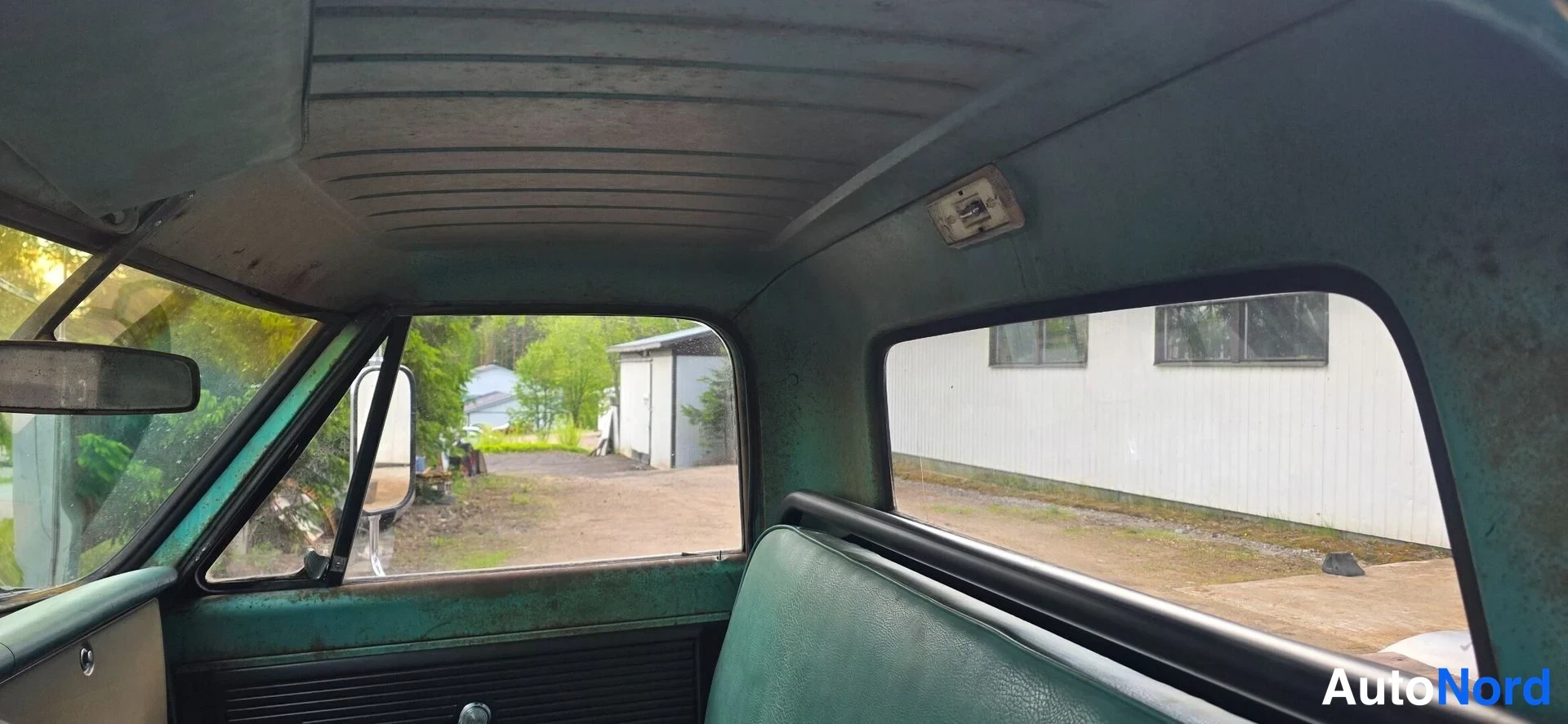 Ruskea Chevrolet C20 V8 1967, ohjaamo, kuva 12
