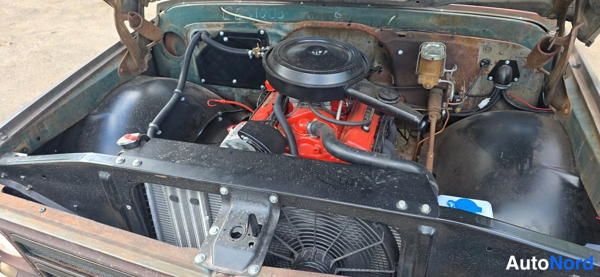 Ruskea Chevrolet C20 V8 1967, moottoritila, kuva 18