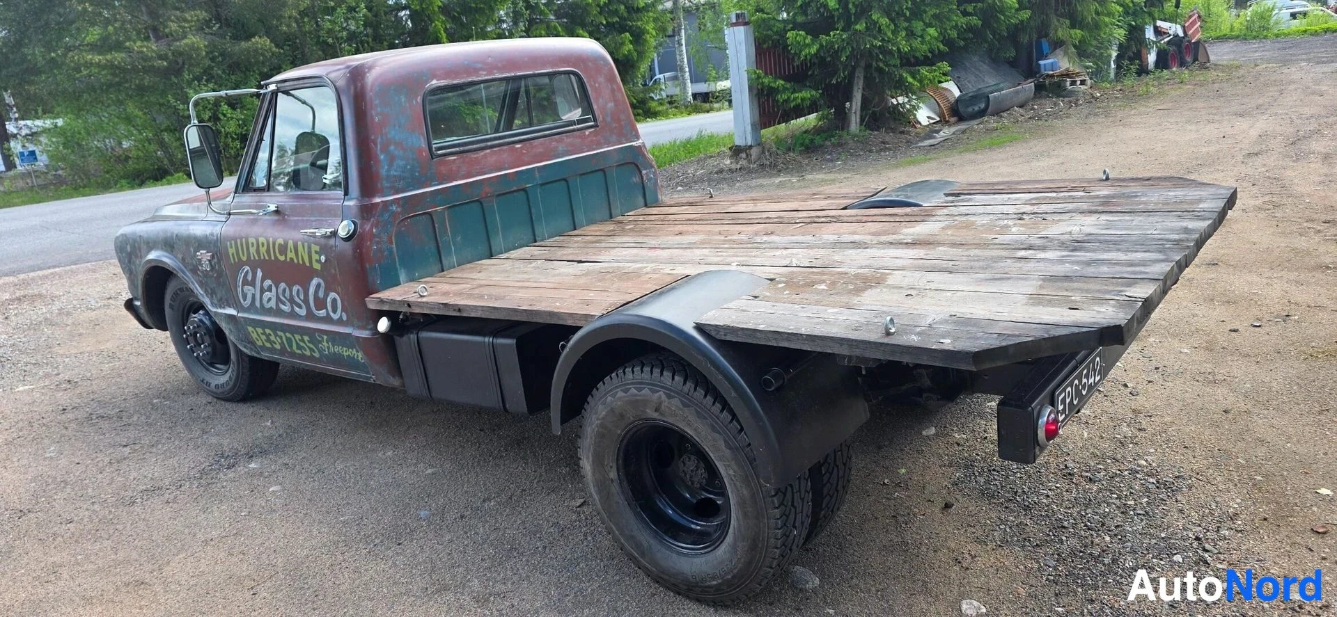 Ruskea Chevrolet C20 V8 1967, takaviisto, kuva 9
