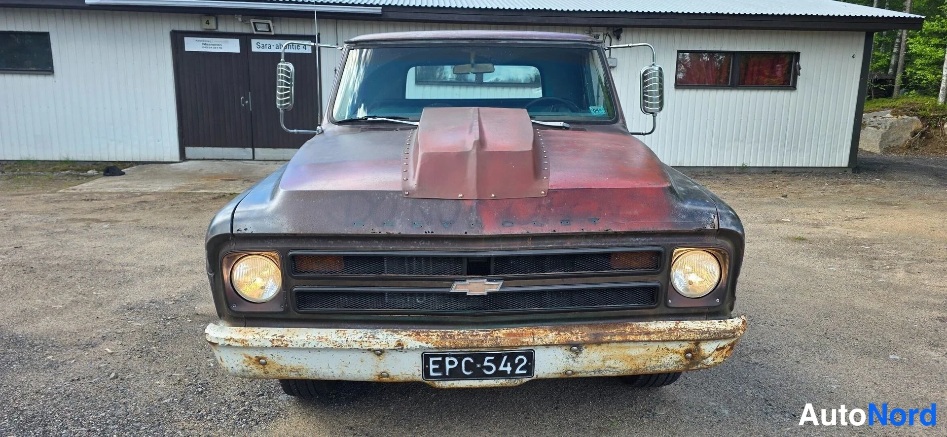 Ruskea Chevrolet C20 V8 1967, edestä, kuva 8