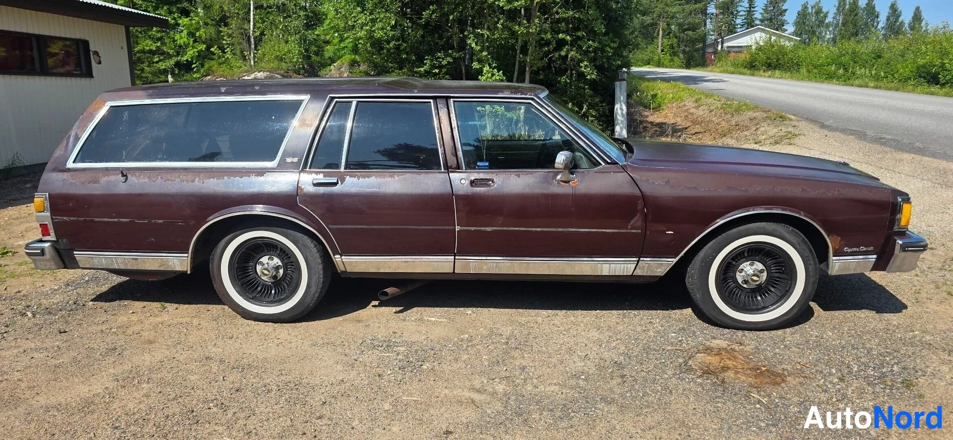 Ruskea Chevrolet Caprice 1981, etuviisto, keula oikealle, kuva 5