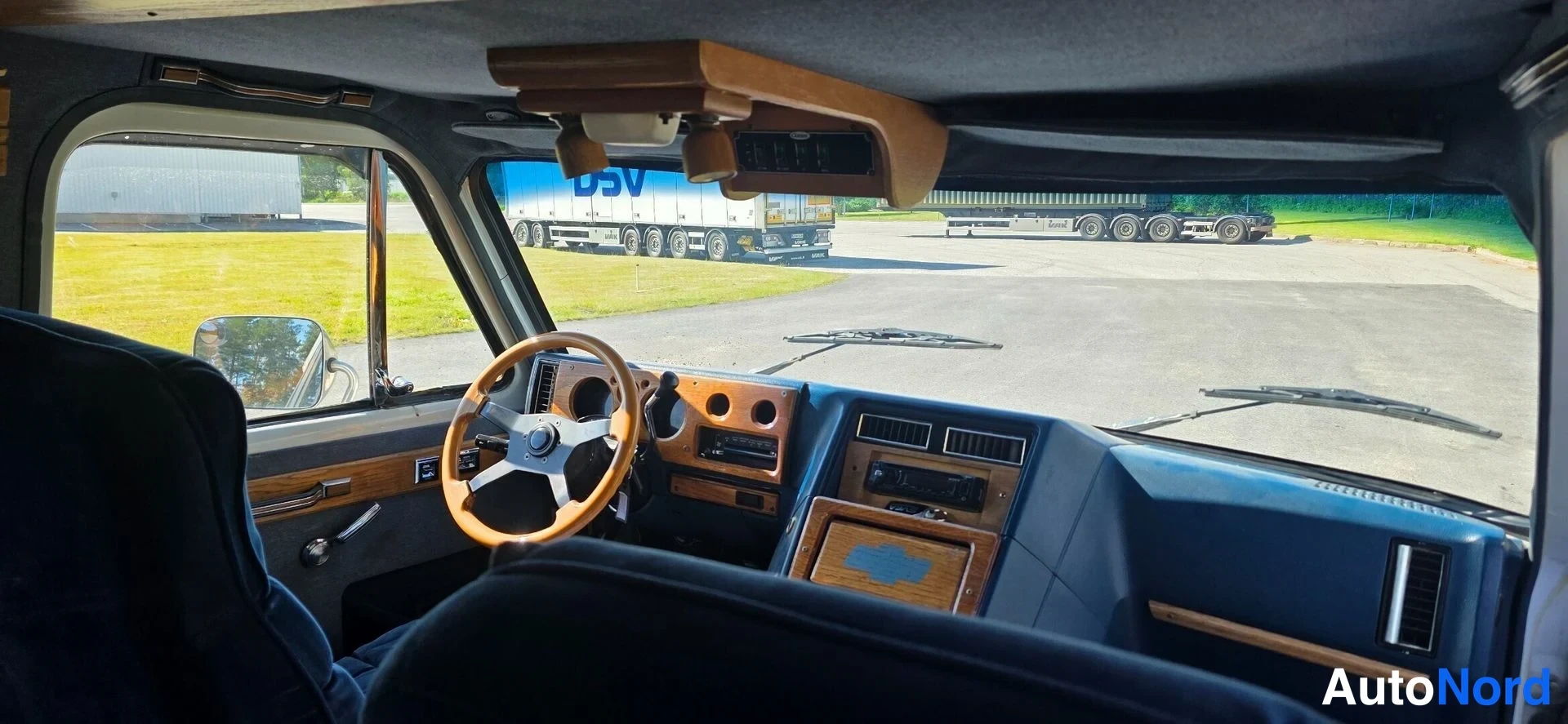 Sininen Chevrolet Chevy Van 1990, ohjaamo, kuva 11