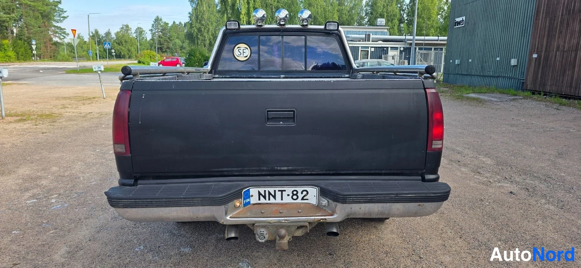 Musta Chevrolet Fleetside Patinoitunut 1988, takaa, kuva 14