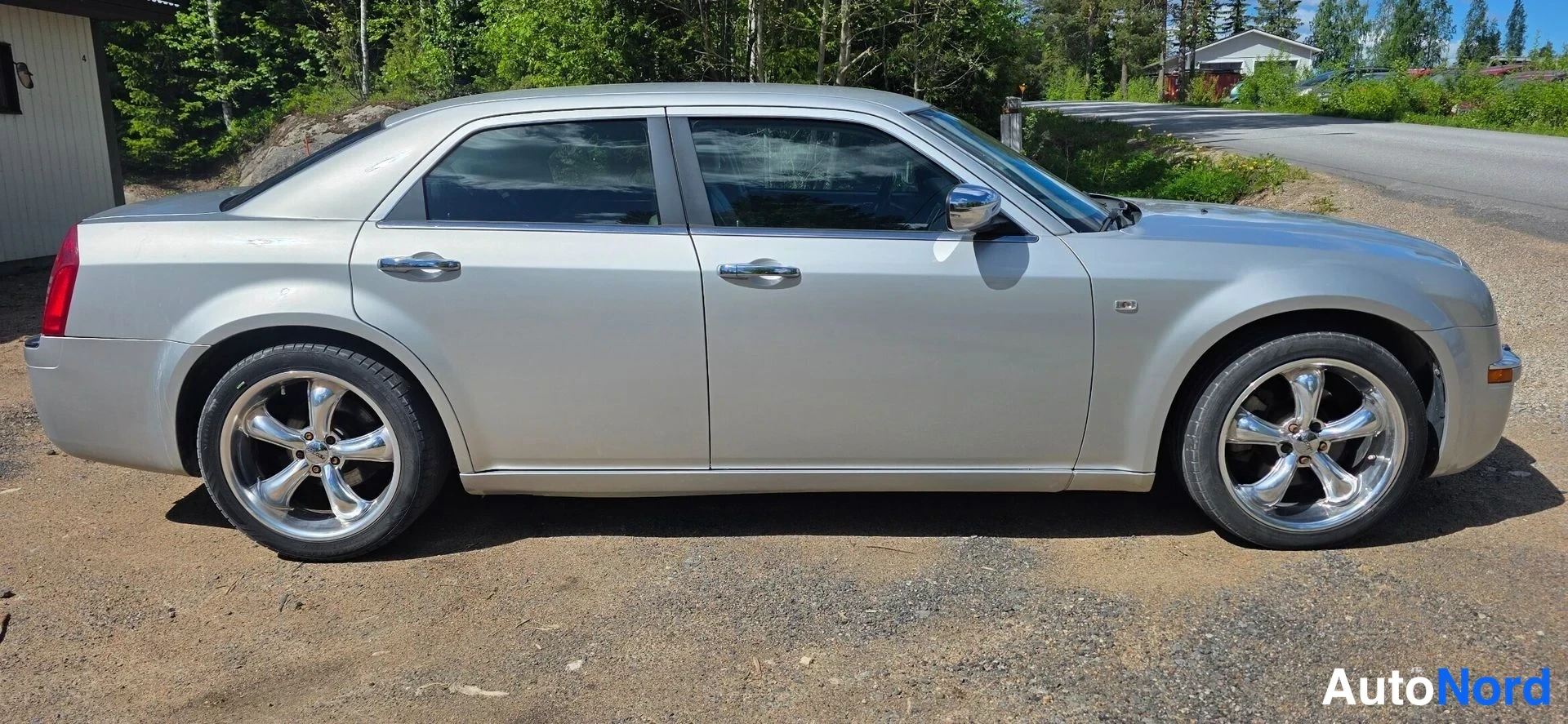 Hopea Chrysler 300C 2004, sivulta, kuva 4