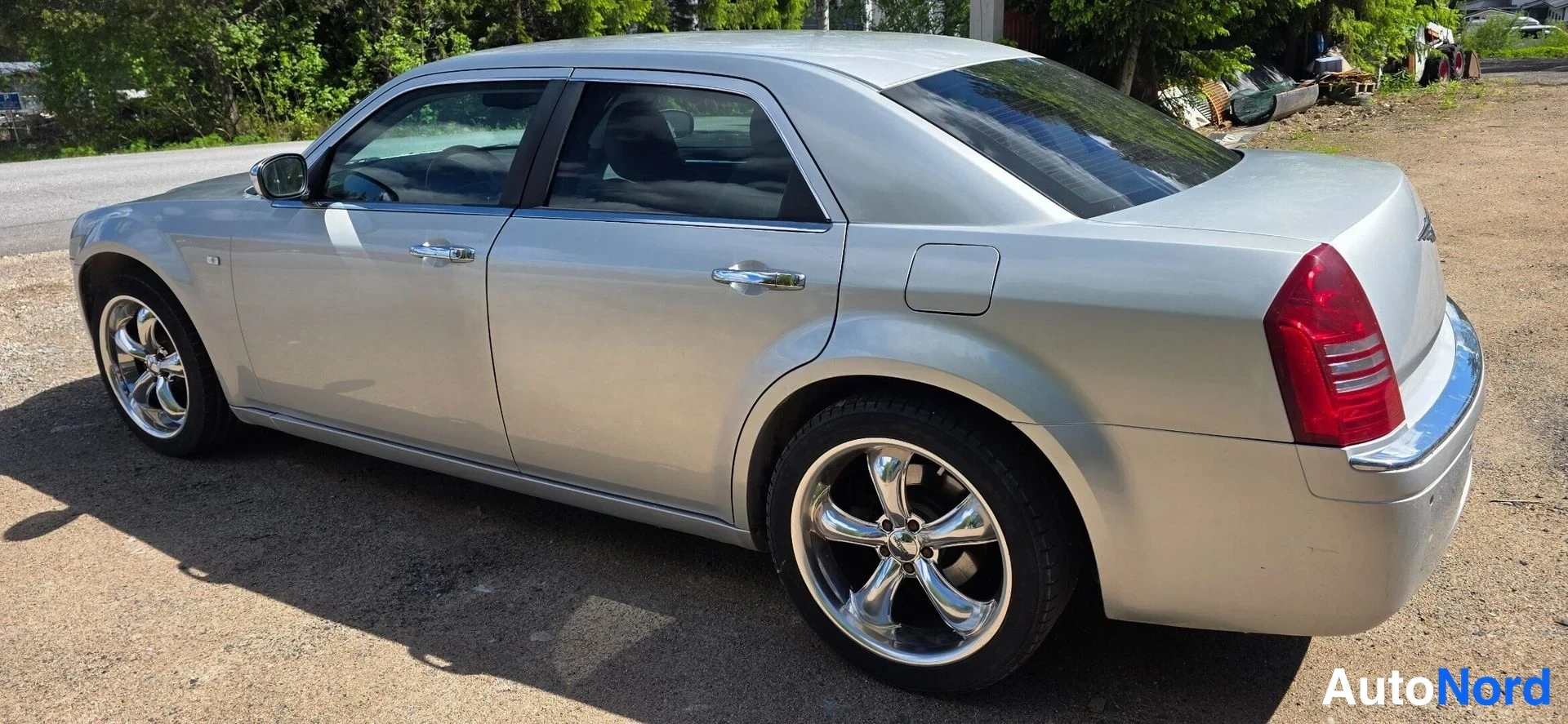 Hopea Chrysler 300C 2004, takaviisto, kuva 7