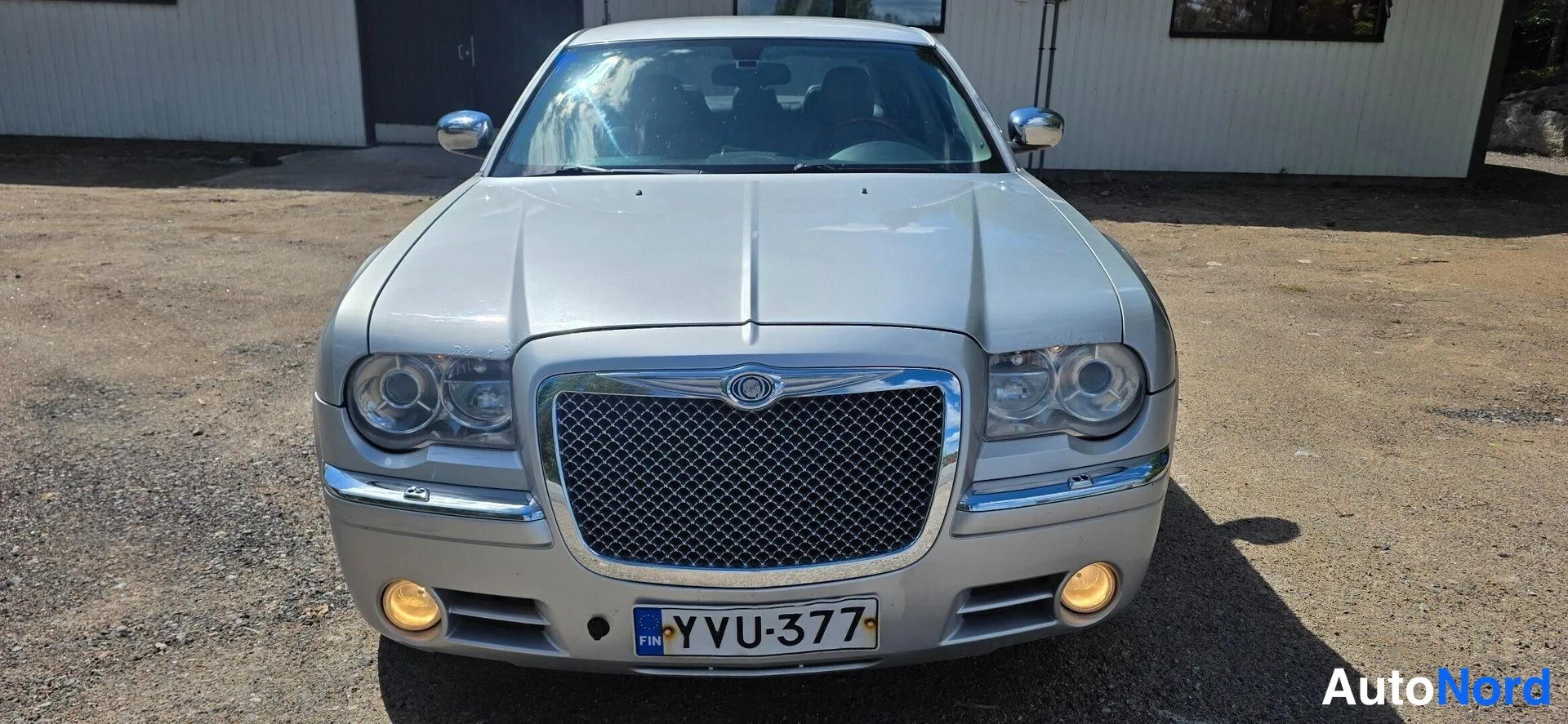 Hopea Chrysler 300C 2004, edestä, kuva 3