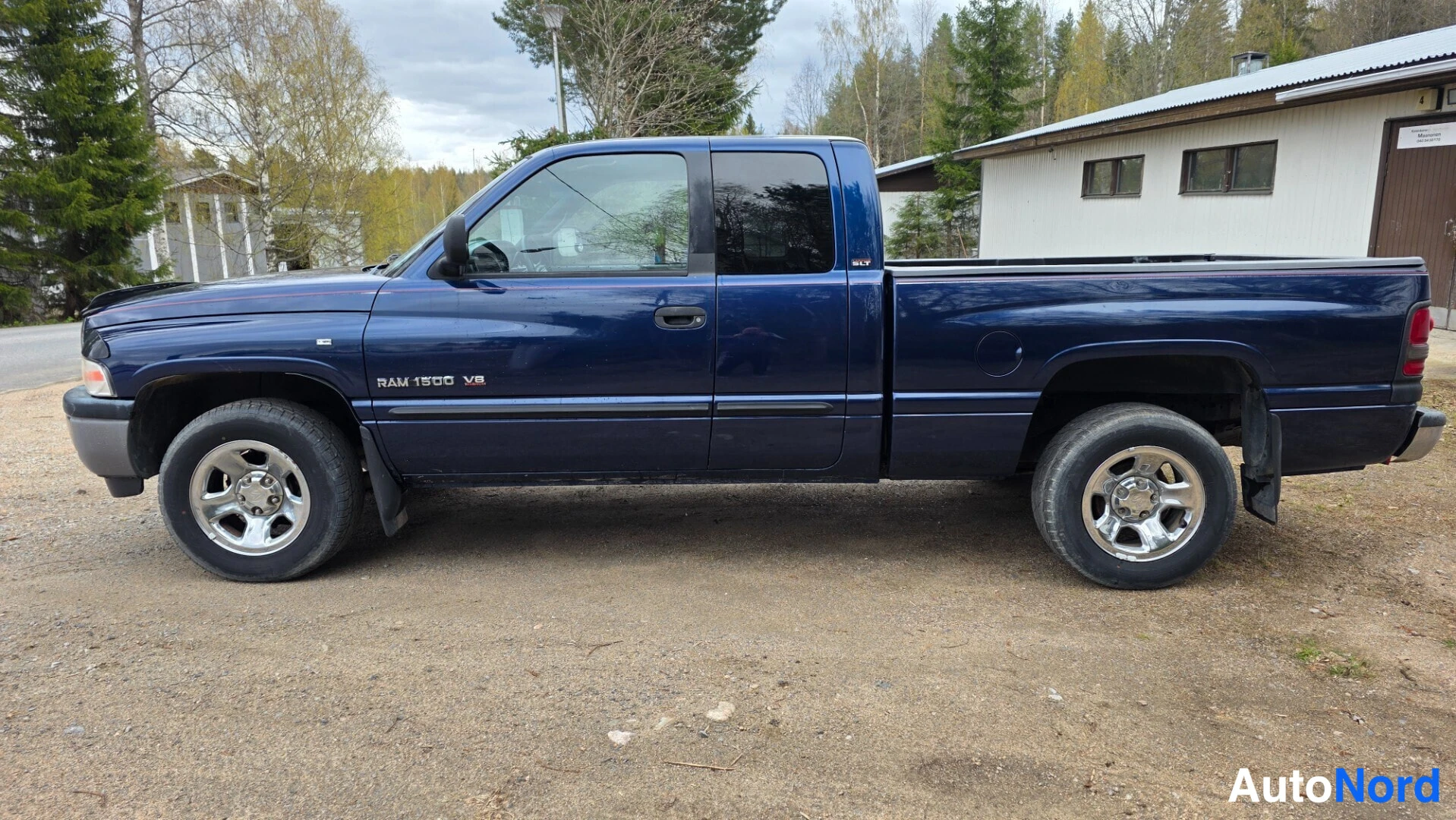Sininen Dodge Ram 1500 2001, etuviisto, keula vasemmalle, kuva 2