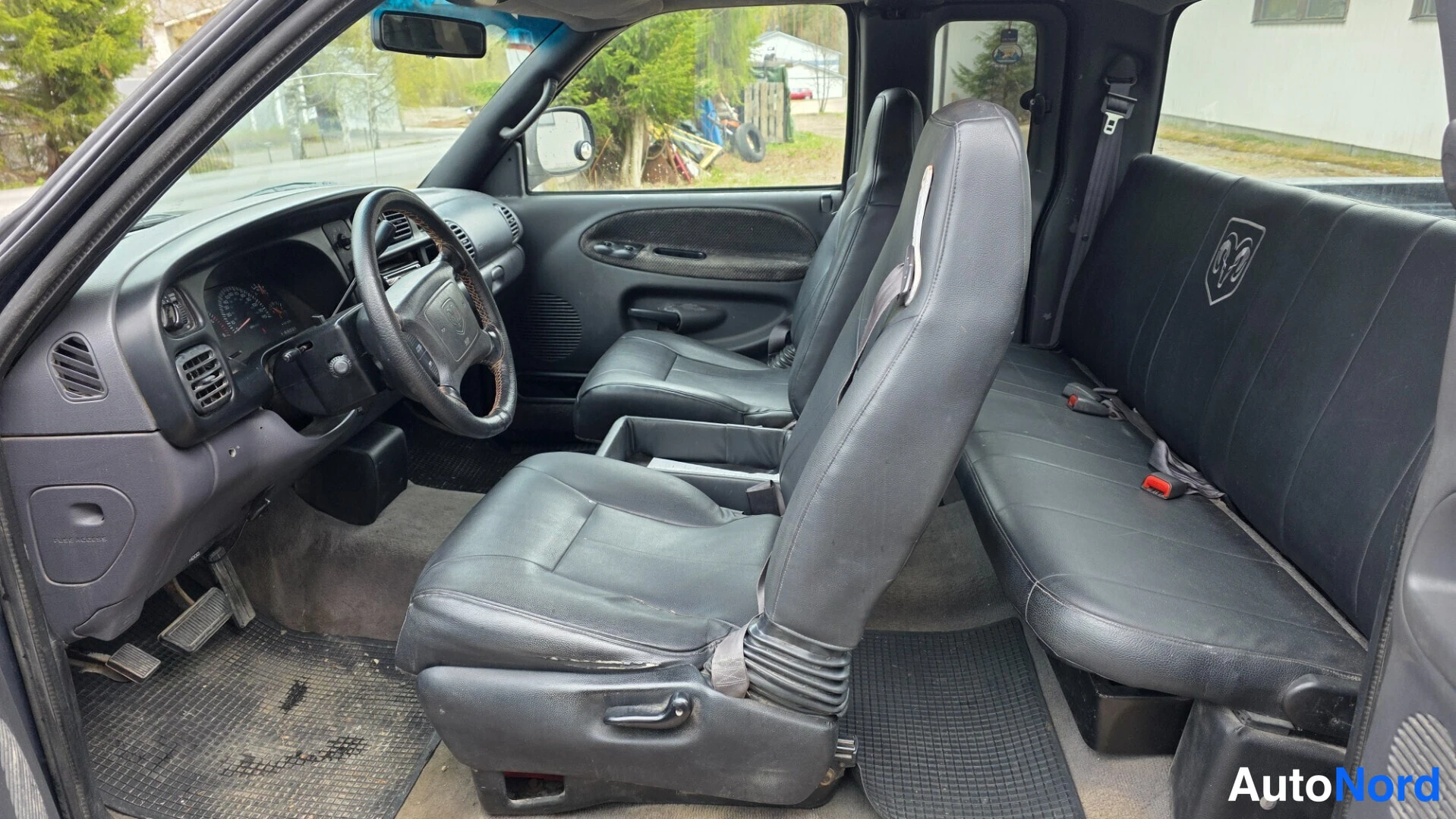 Sininen Dodge Ram 1500 2001, etuistuimet, kuva 10