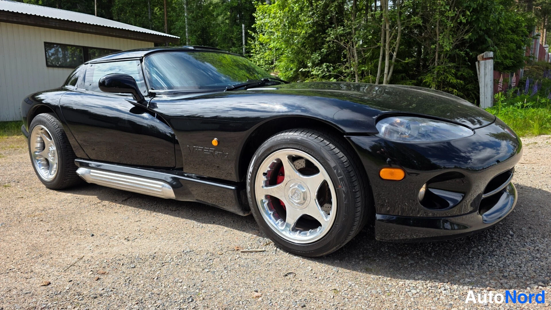 Musta Dodge Viper 1994, etuviisto, keula oikealle, kuva 2