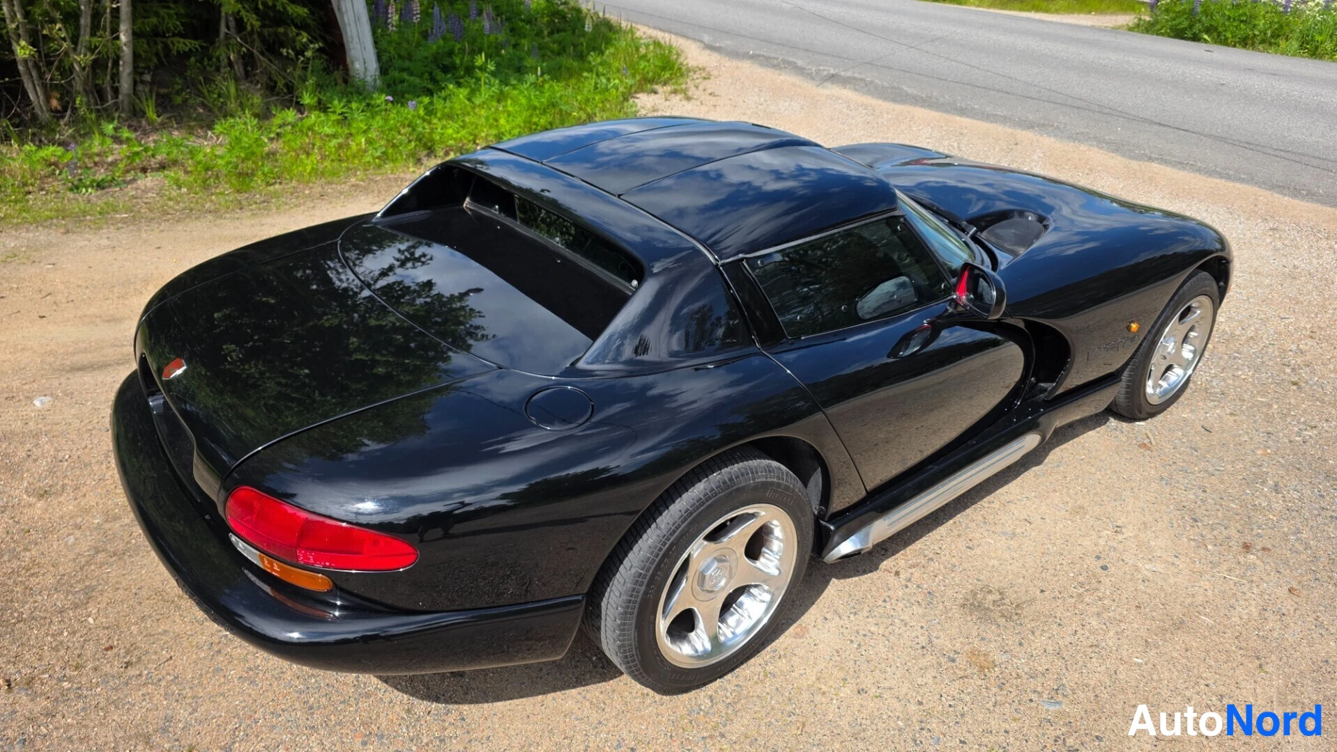 Musta Dodge Viper 1994, takaviisto, kuva 10