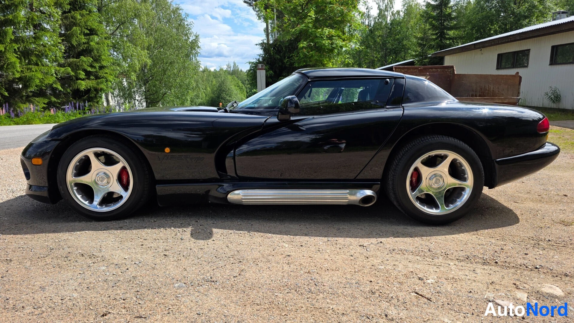 Musta Dodge Viper 1994, sivulta, kuva 8