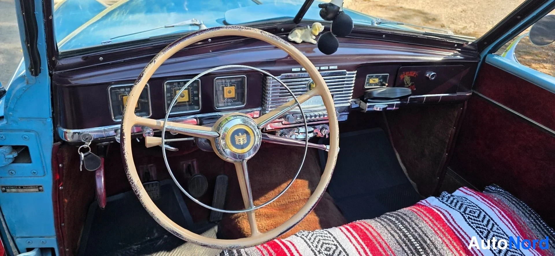 Turkoosi Dodge Wayfahrer Museorekister 1949, ohjaamo, kuva 15