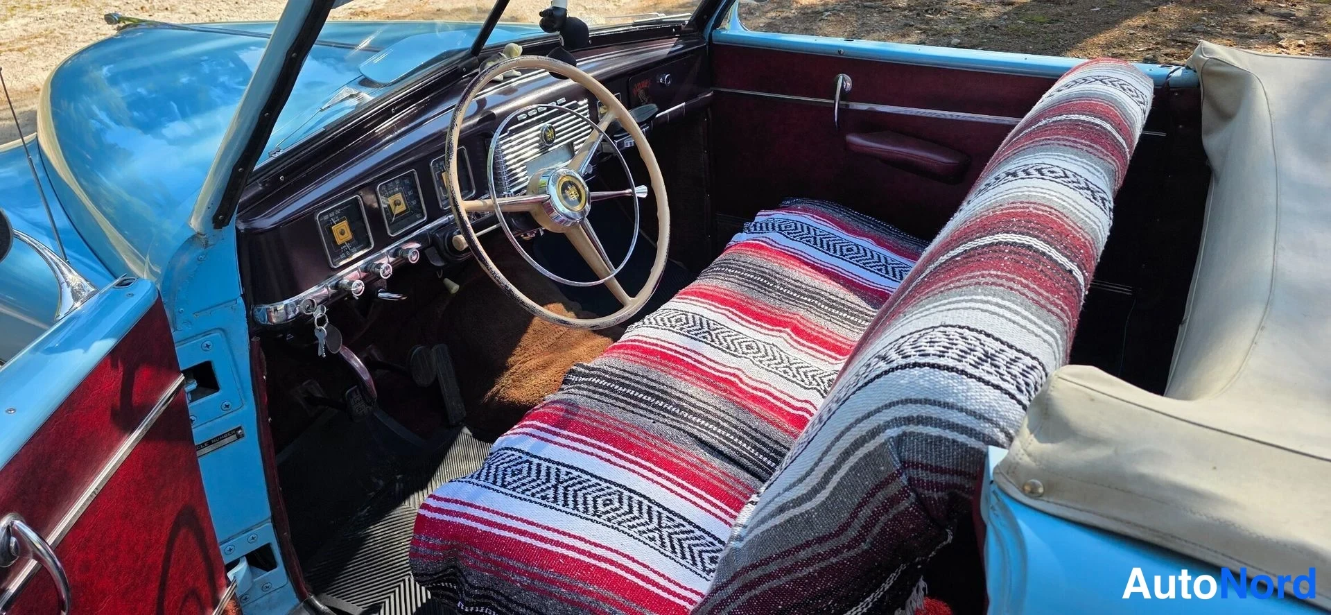 Turkoosi Dodge Wayfahrer Museorekister 1949, ohjaamo, kuva 16