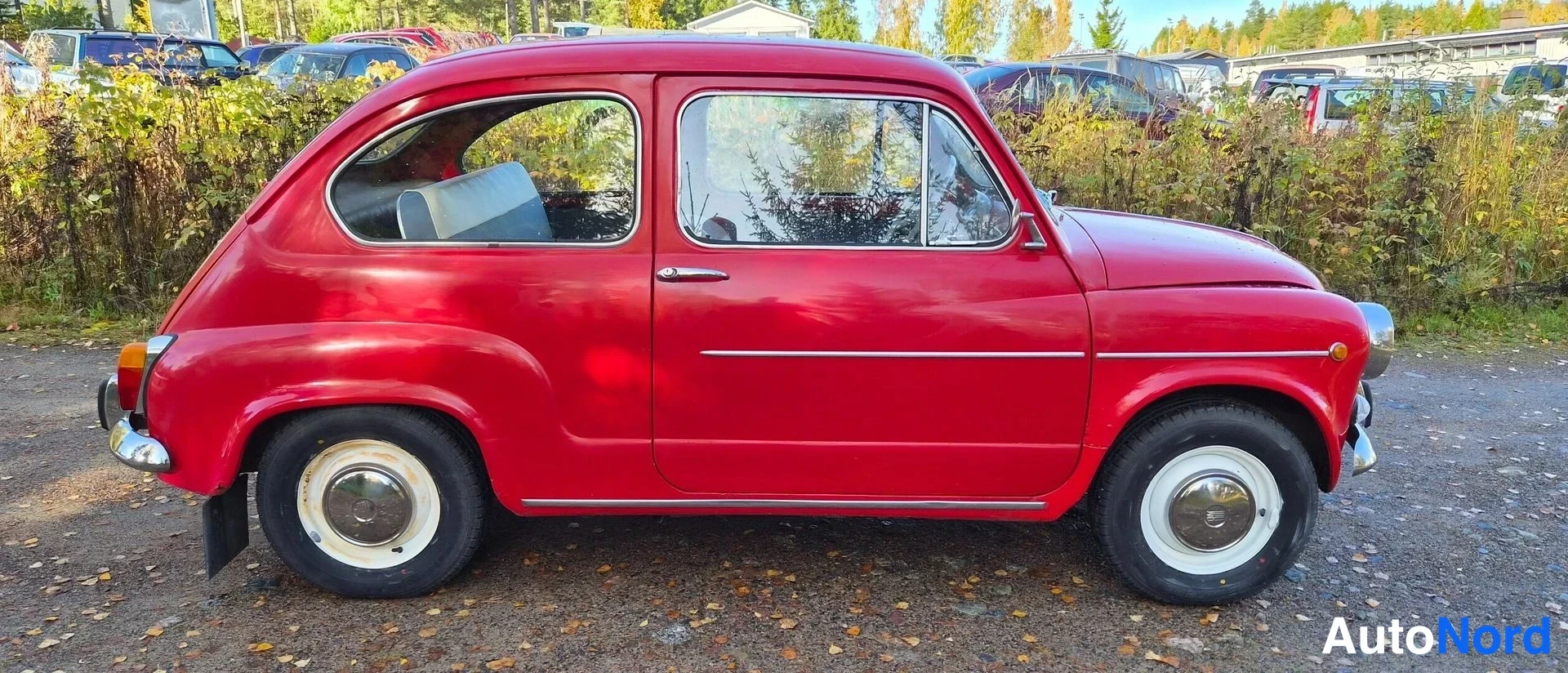 Punainen Fiat 600 1971, sivulta, kuva 8