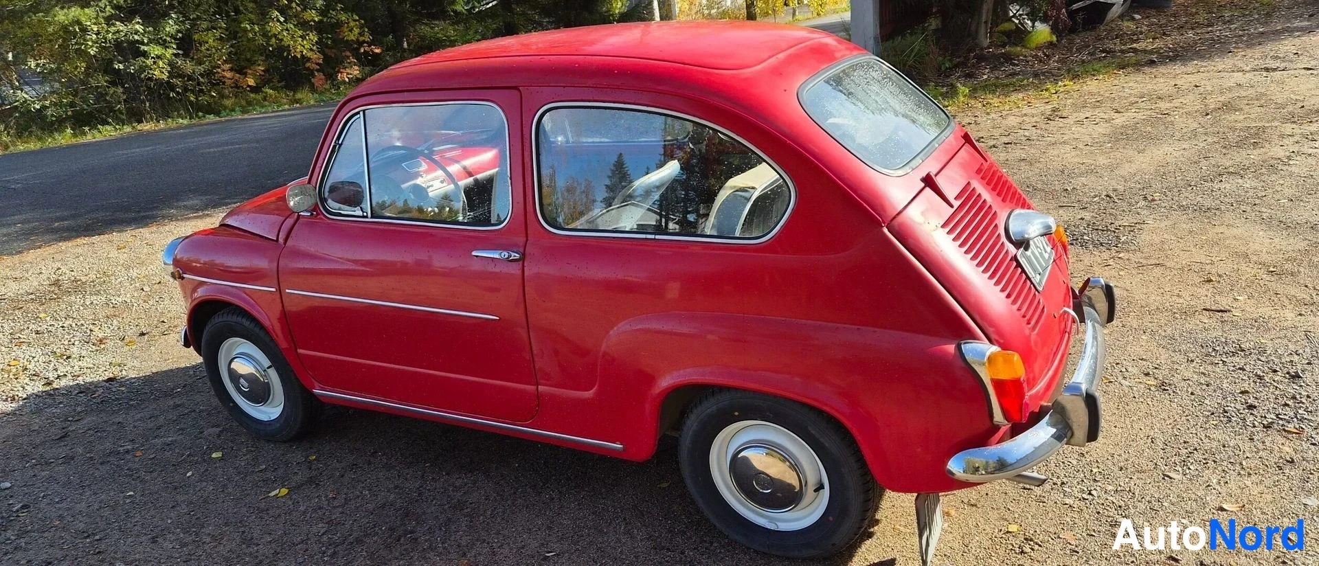 Punainen Fiat 600 1971, etuviisto, keula vasemmalle, kuva 3