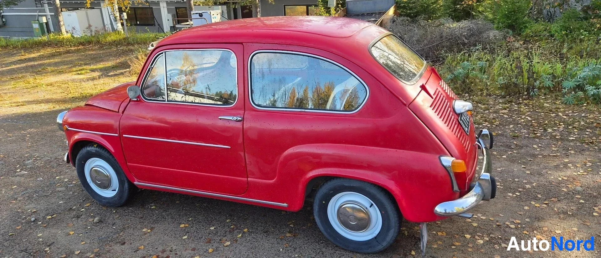 Punainen Fiat 600 1971, takaviisto, kuva 11