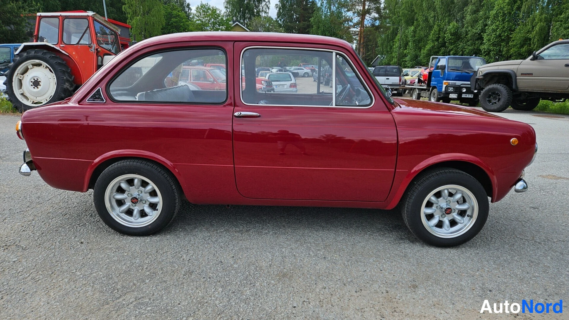 Punainen Fiat 850 1975, sivulta, kuva 7