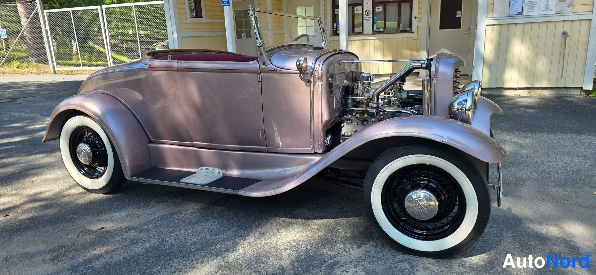Beige Ford V8 1930, etuviisto, keula oikealle, kuva 7
