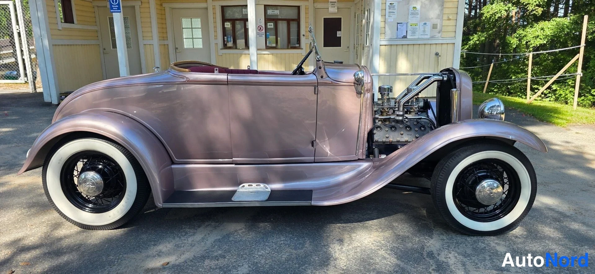 Beige Ford V8 1930, etuviisto, keula oikealle, kuva 6