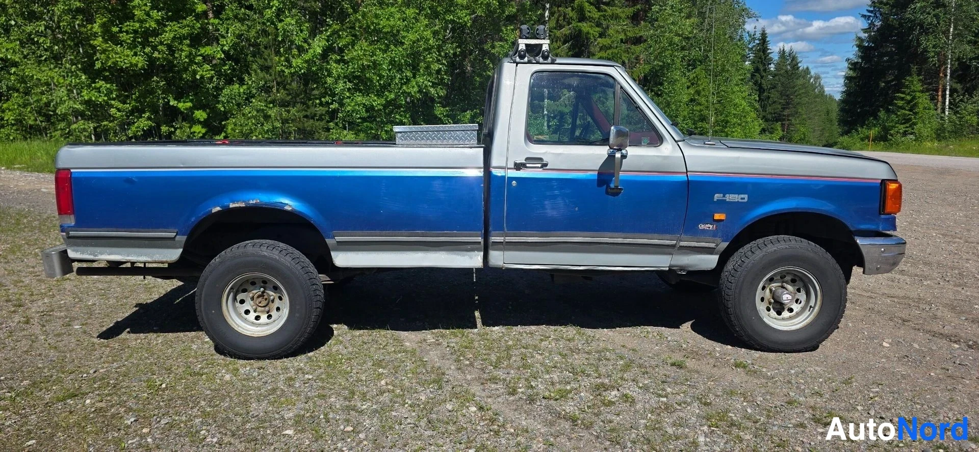 Sininen Ford F-150 1987, etuviisto, keula oikealle, kuva 4
