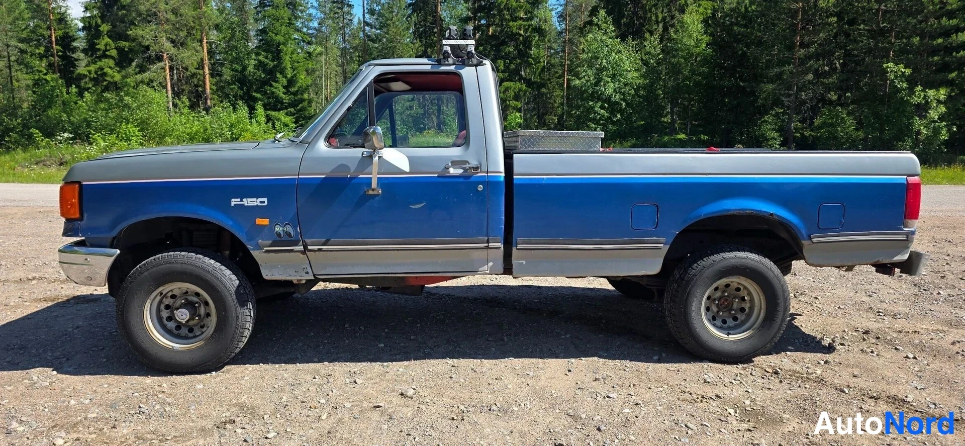 Sininen Ford F-150 1987, etuviisto, keula vasemmalle, kuva 2