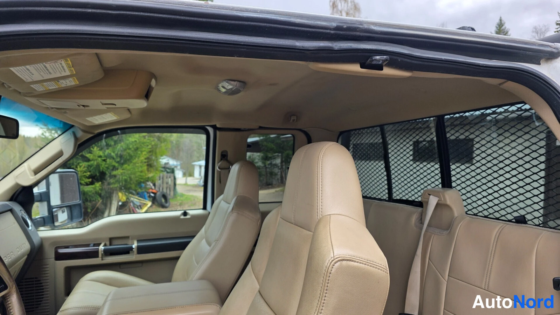 Valkoinen Ford F-350 2008, etuistuimet, kuva 13
