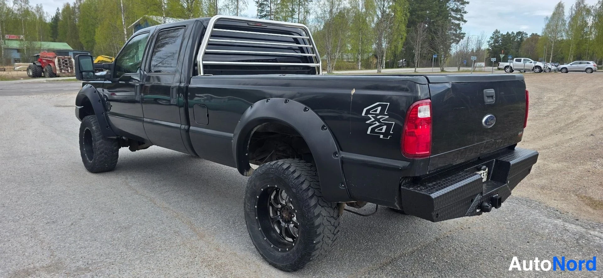 Musta Ford F-350 2011, takaviisto, kuva 9