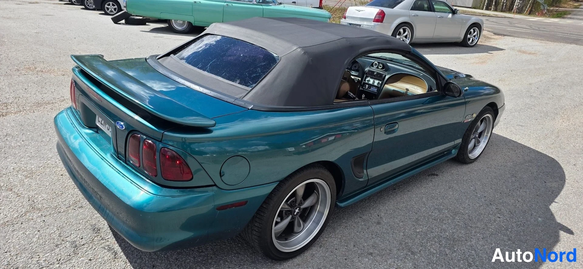 Vihreä Ford Mustang 1997, takaviisto, kuva 10