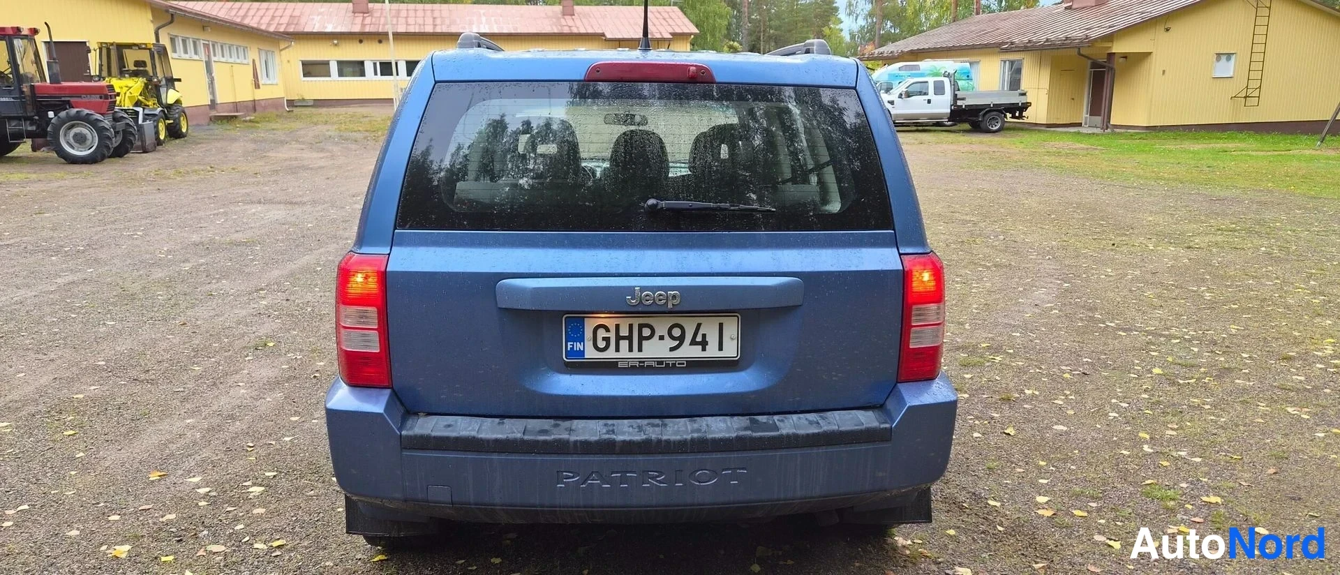 Sininen Jeep Patriot 2010, takaa, kuva 8