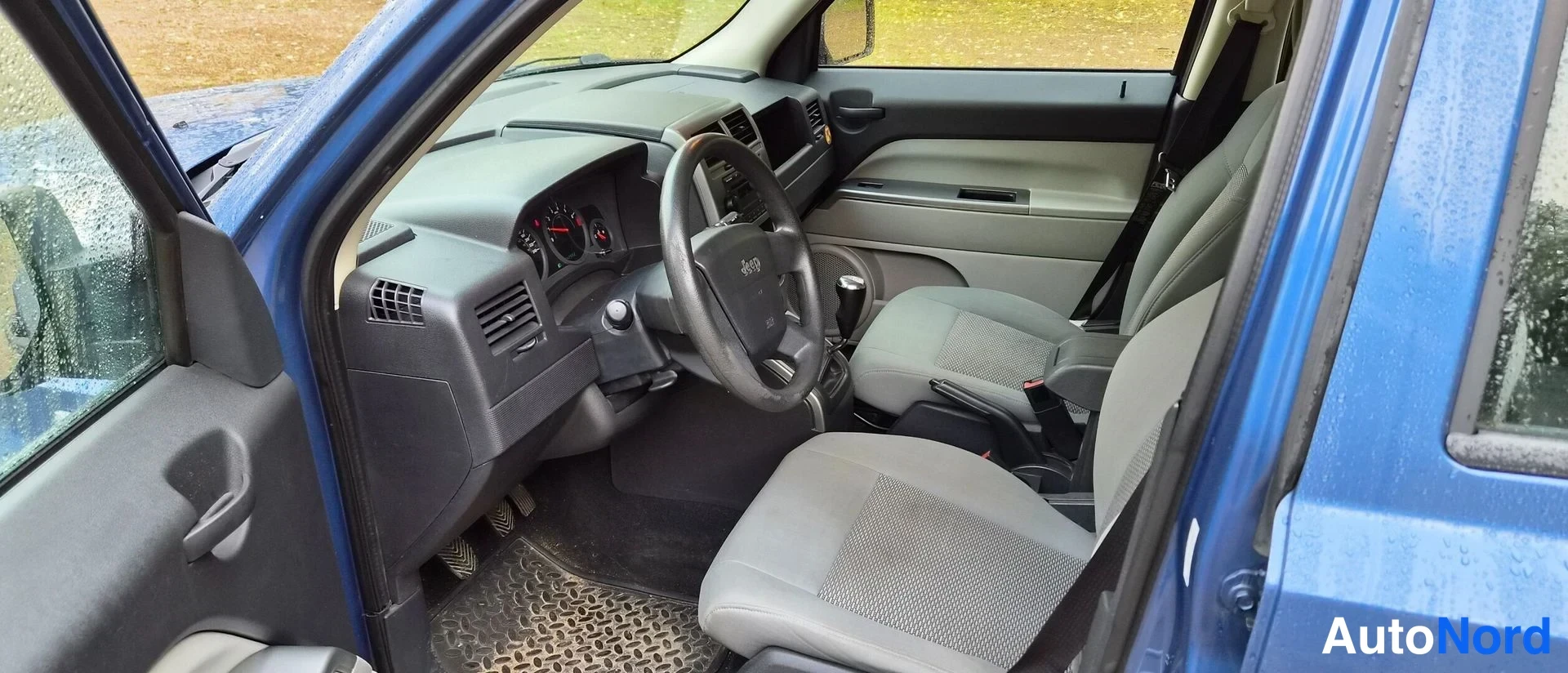 Sininen Jeep Patriot 2010, kuva 14