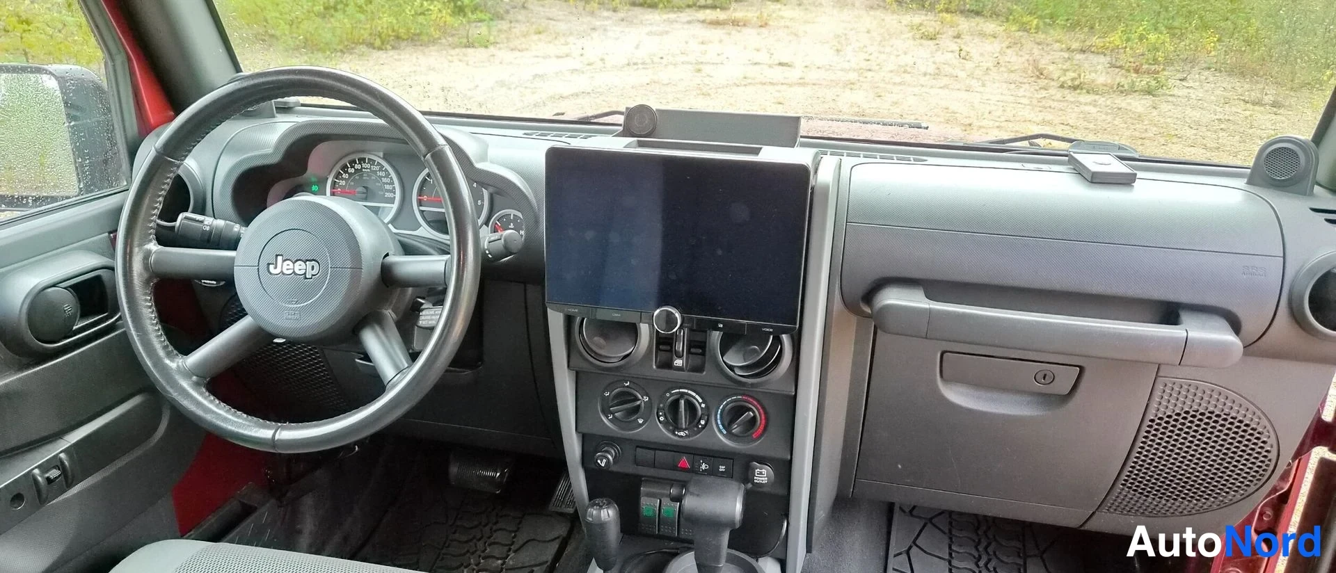 Punainen Jeep Wrangler 2007, ohjaamo, kuva 17