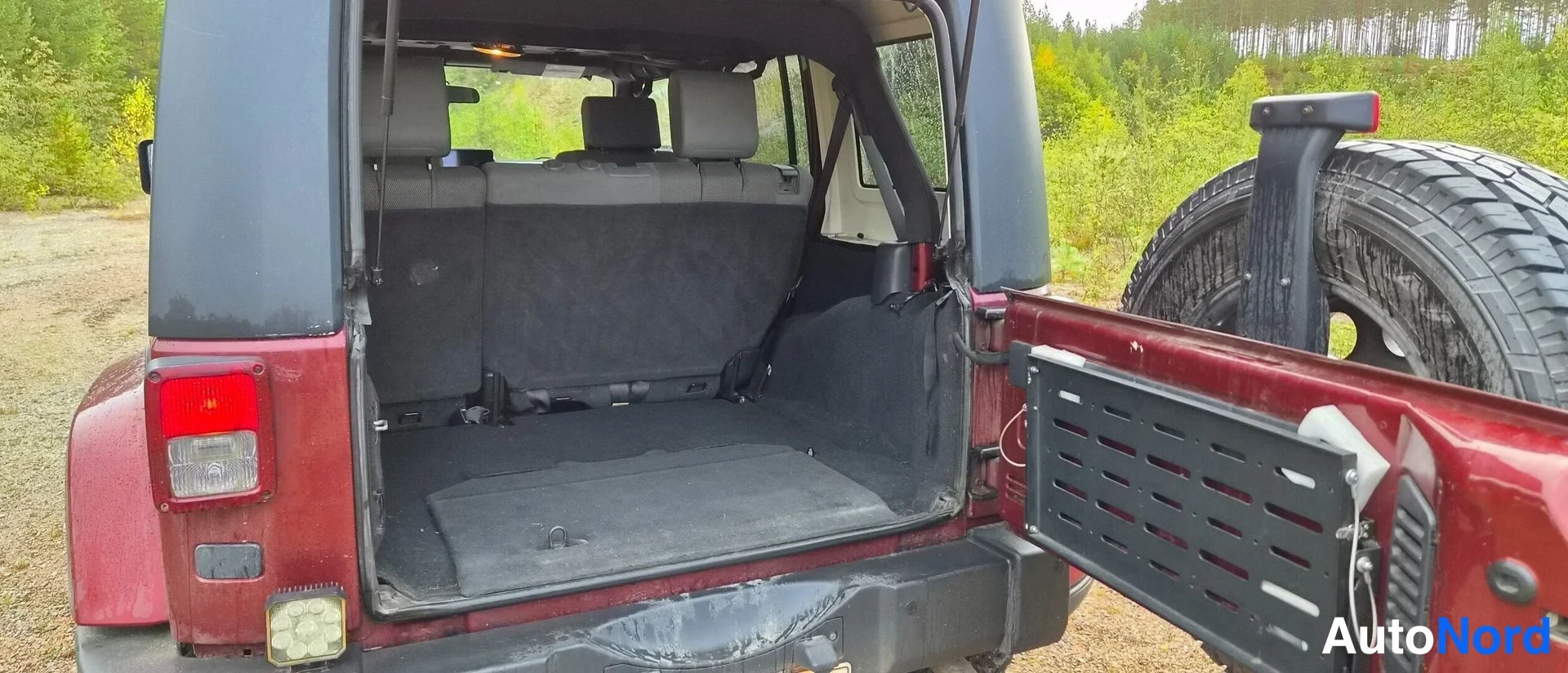 Punainen Jeep Wrangler 2007, kuva 36