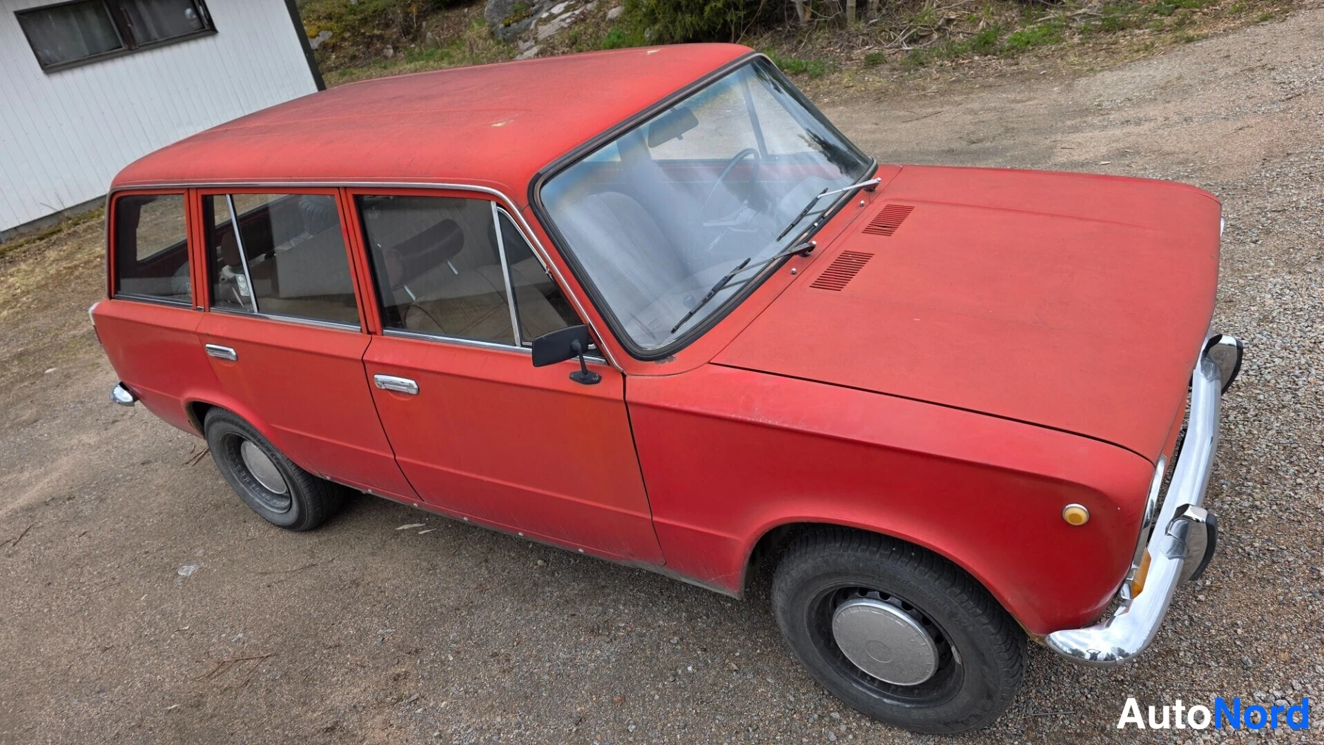 Oranssi Lada 1200 1979, etuviisto, keula oikealle, kuva 4