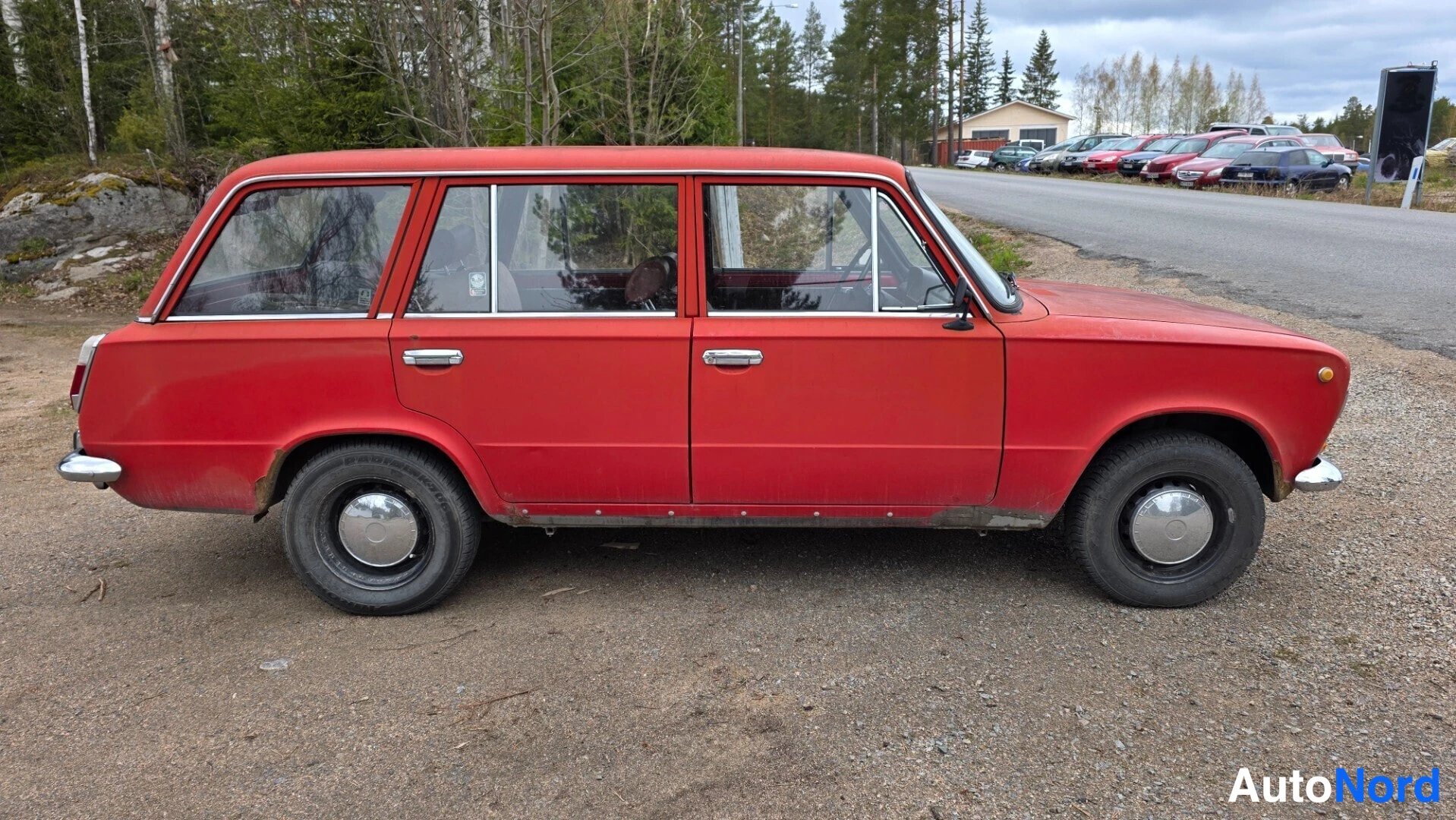 Oranssi Lada 1200 1979, sivulta, kuva 7