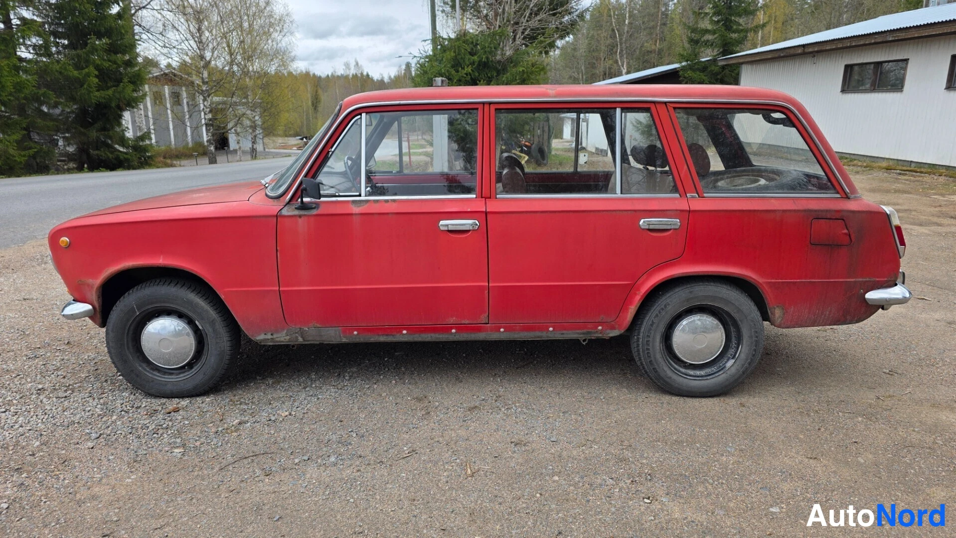 Oranssi Lada 1200 1979, sivulta, kuva 8