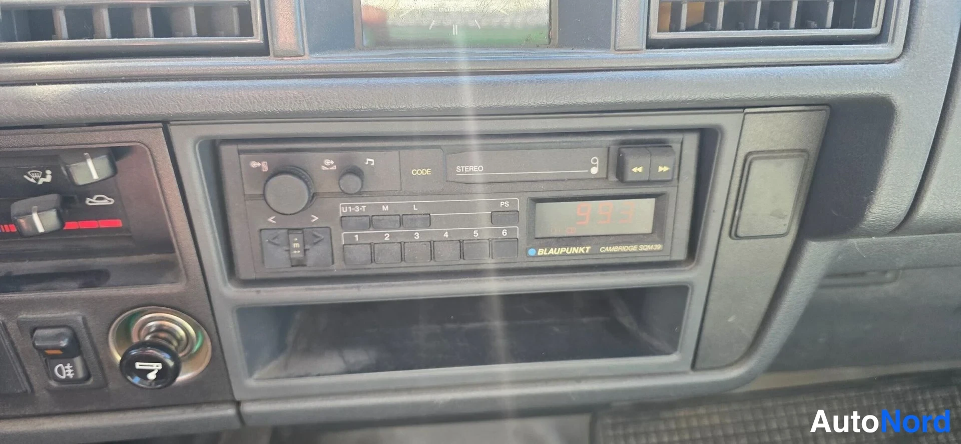 Valkoinen Mazda E2200 Aika 1990, yksityiskohta, kuva 13