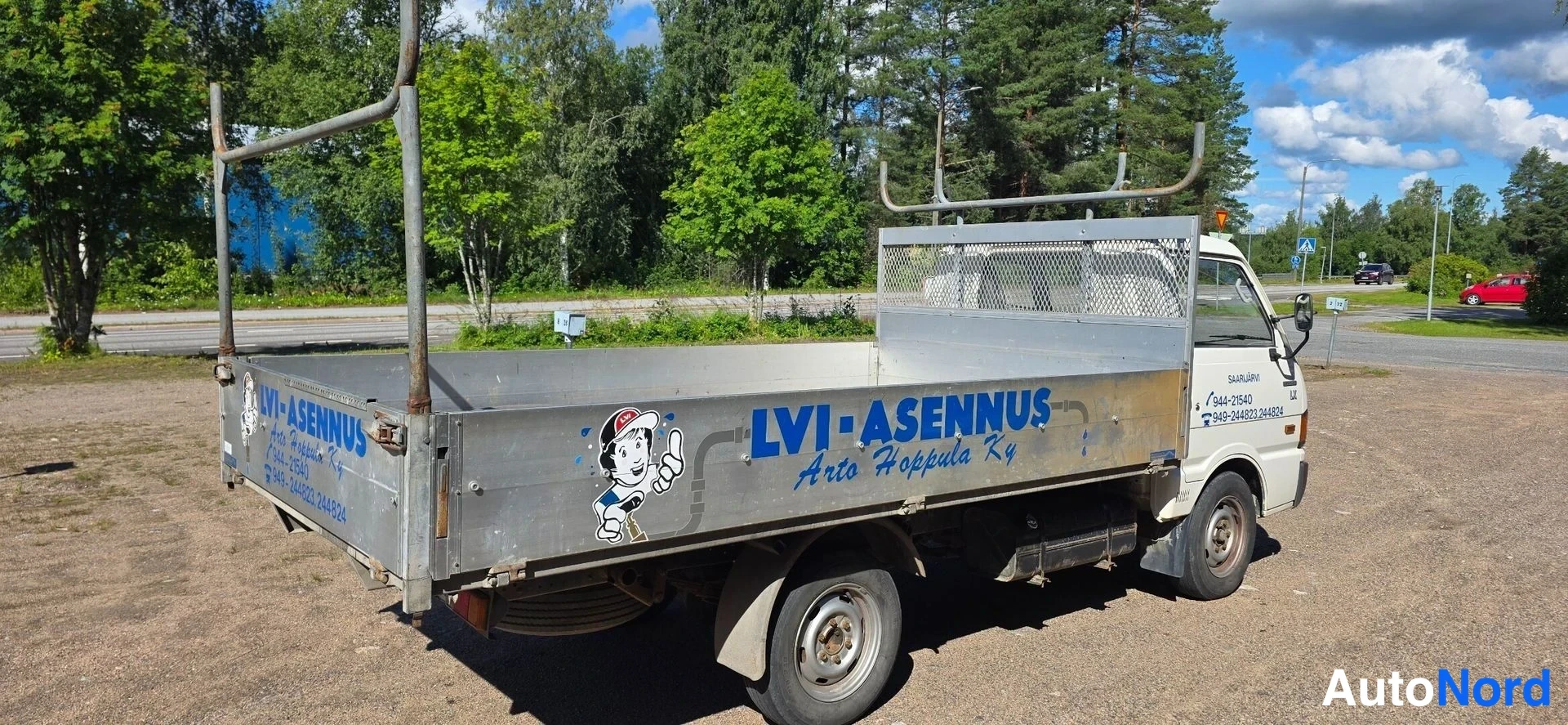 Valkoinen Mazda E2200 Aika 1990, takaviisto, kuva 7