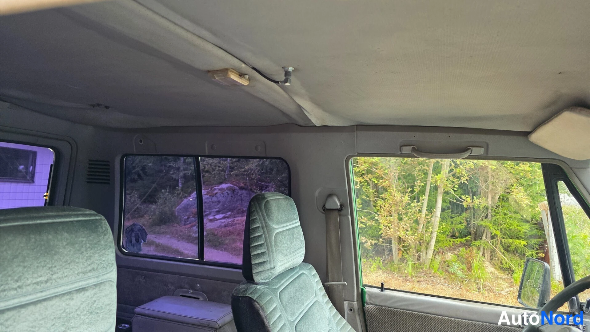 Vihreä Mitsubishi Pajero 1988, ohjaamo, kuva 13