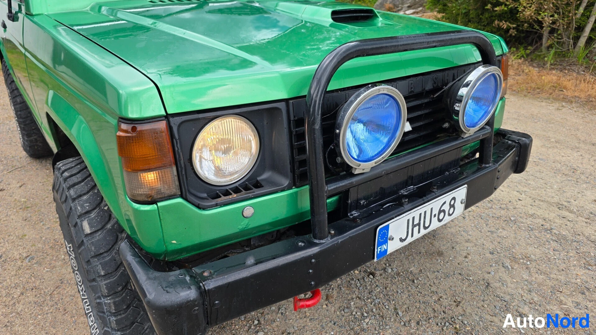 Vihreä Mitsubishi Pajero 1988, yksityiskohta, kuva 18