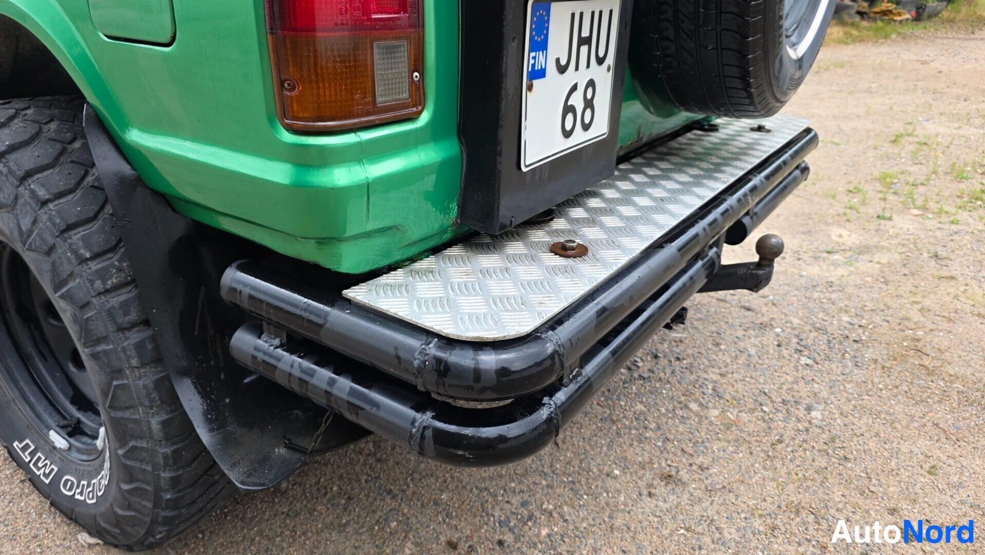 Vihreä Mitsubishi Pajero 1988, yksityiskohta, kuva 19