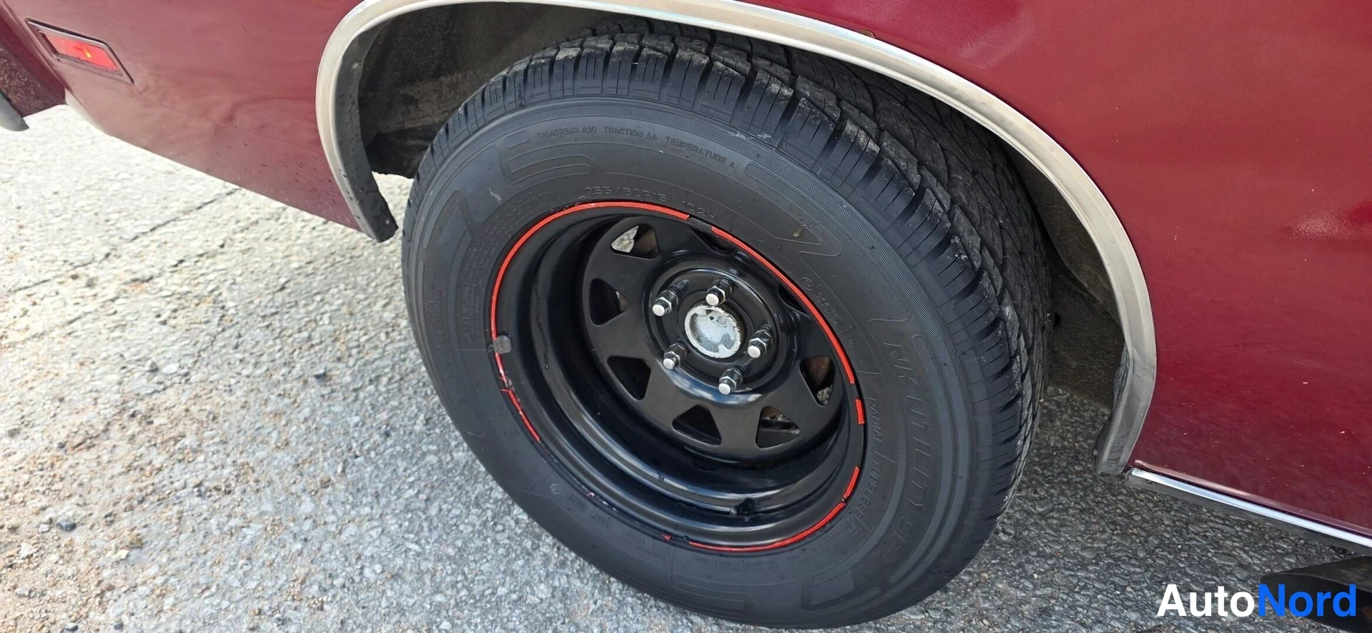 Punainen Oldsmobile Cutlass 1981, kuva 20