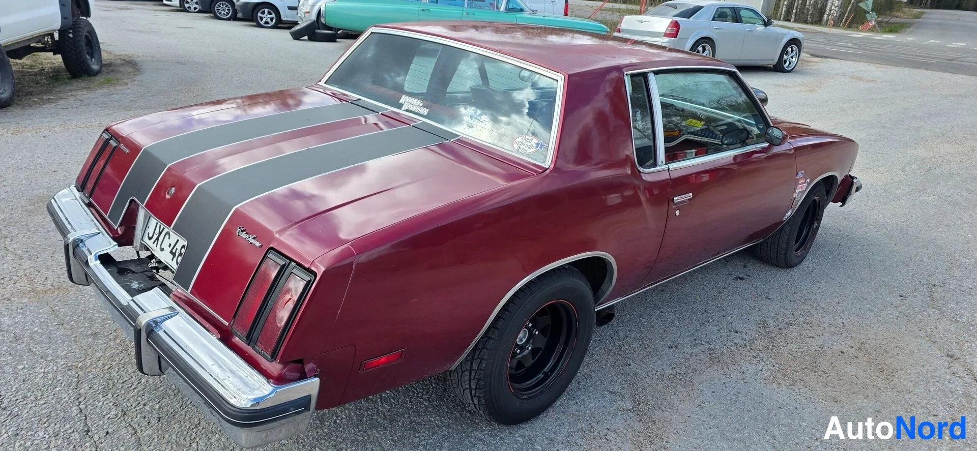 Punainen Oldsmobile Cutlass 1981, takaviisto, kuva 10
