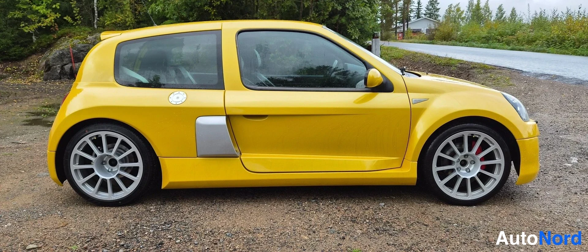 Keltainen Renault Clio 2004, sivulta, kuva 6