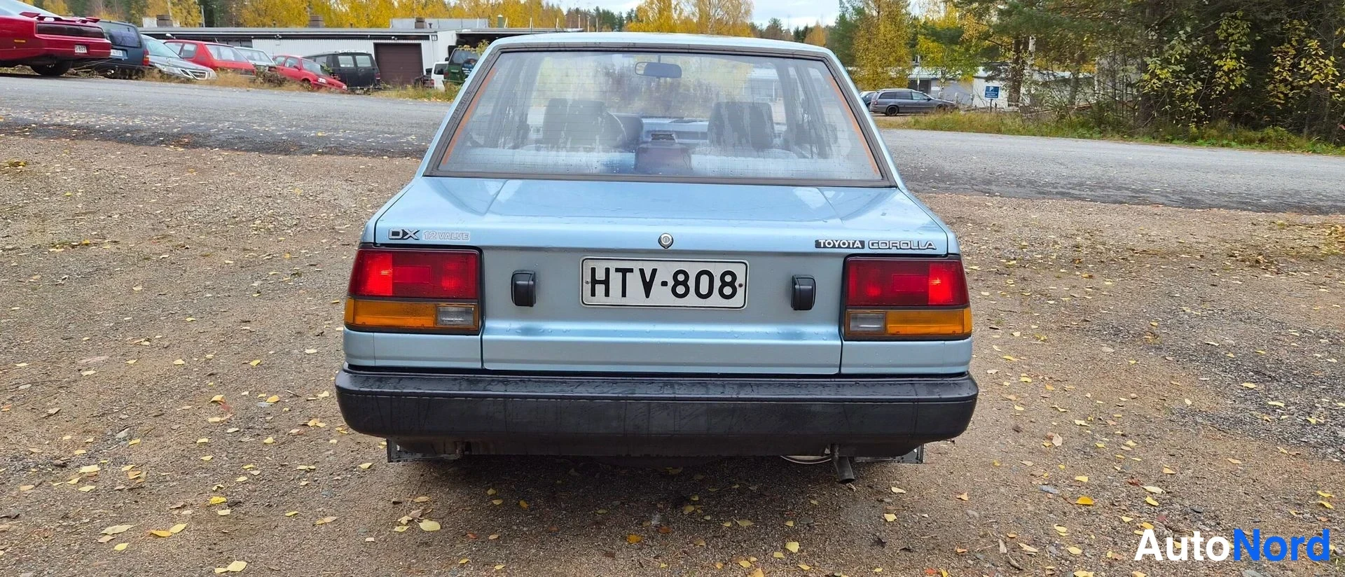 Sininen Toyota Corolla 1985, takaa, kuva 9