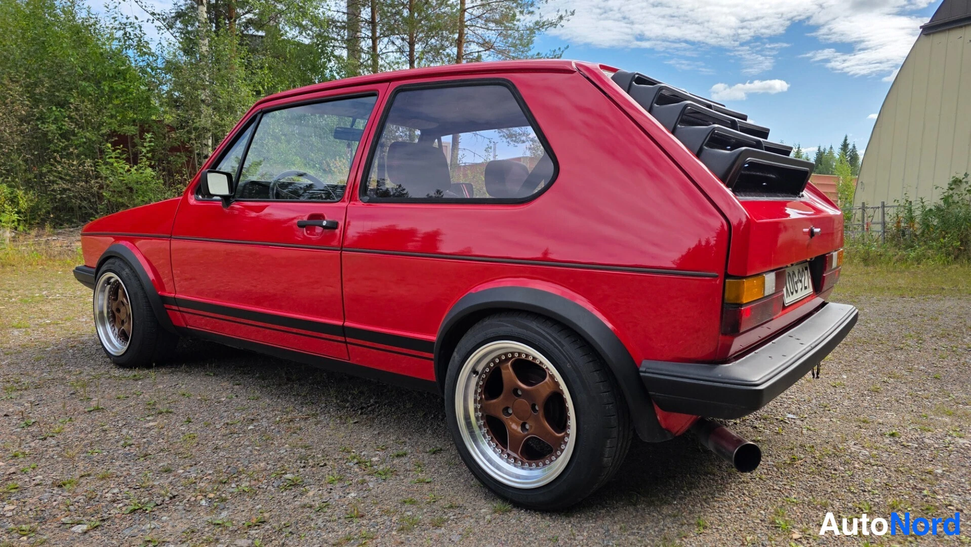 Punainen Volkswagen Golf 1983, takaviisto, kuva 17