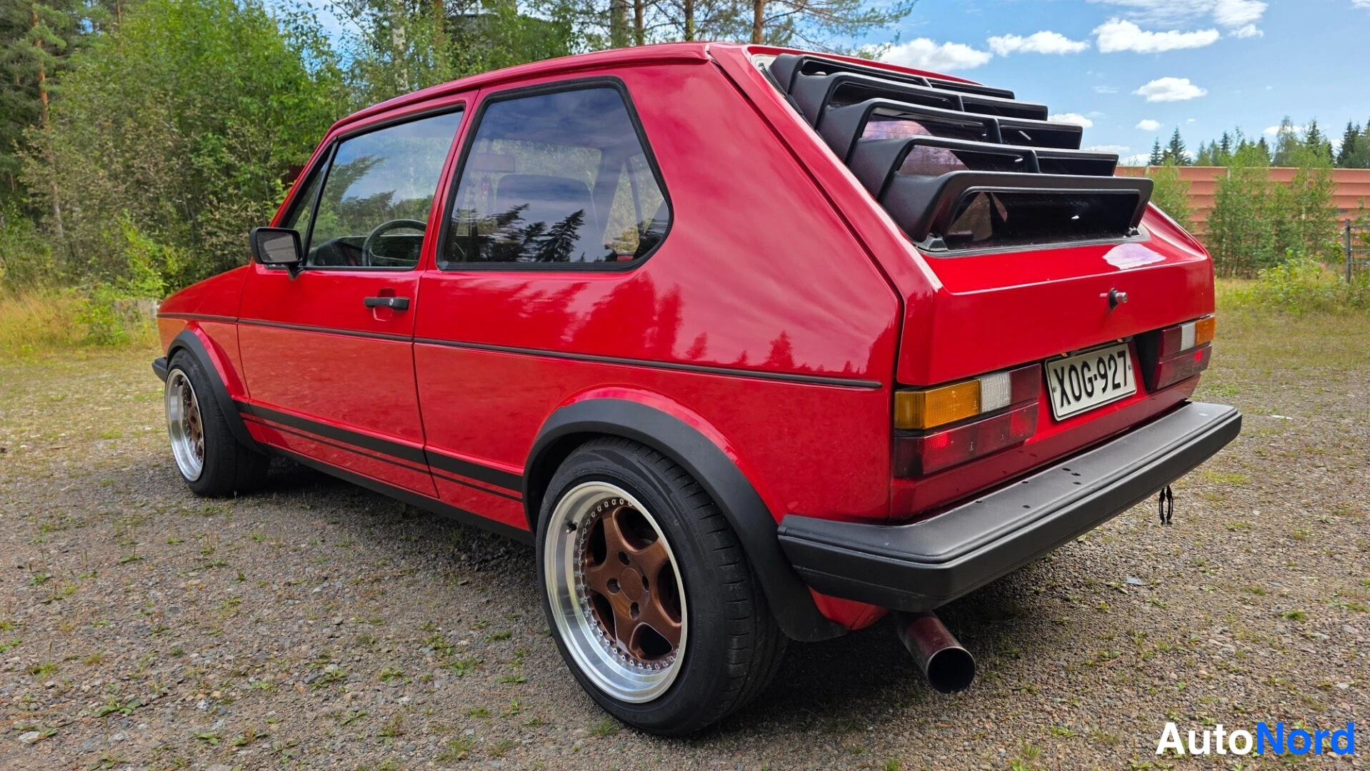 Punainen Volkswagen Golf 1983, takaviisto, kuva 13
