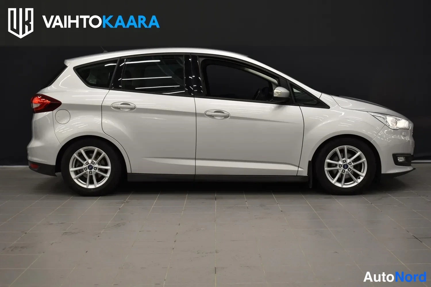 Grå Ford C-Max 2017, från sidan, bild 3