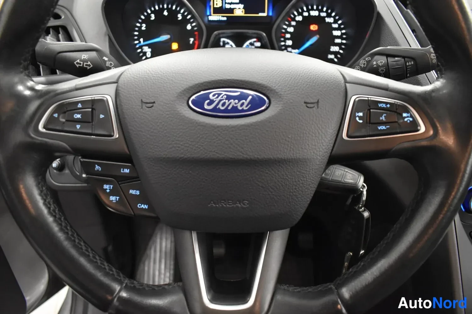 Grå Ford C-Max 2017, detalj, bild 12