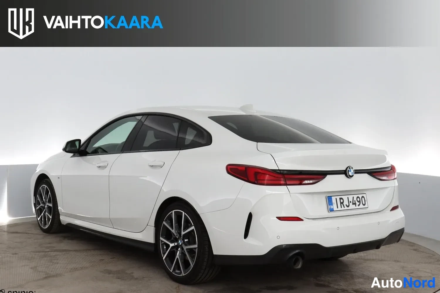 Valkoinen BMW 218i 2023, takaviisto, kuva 2