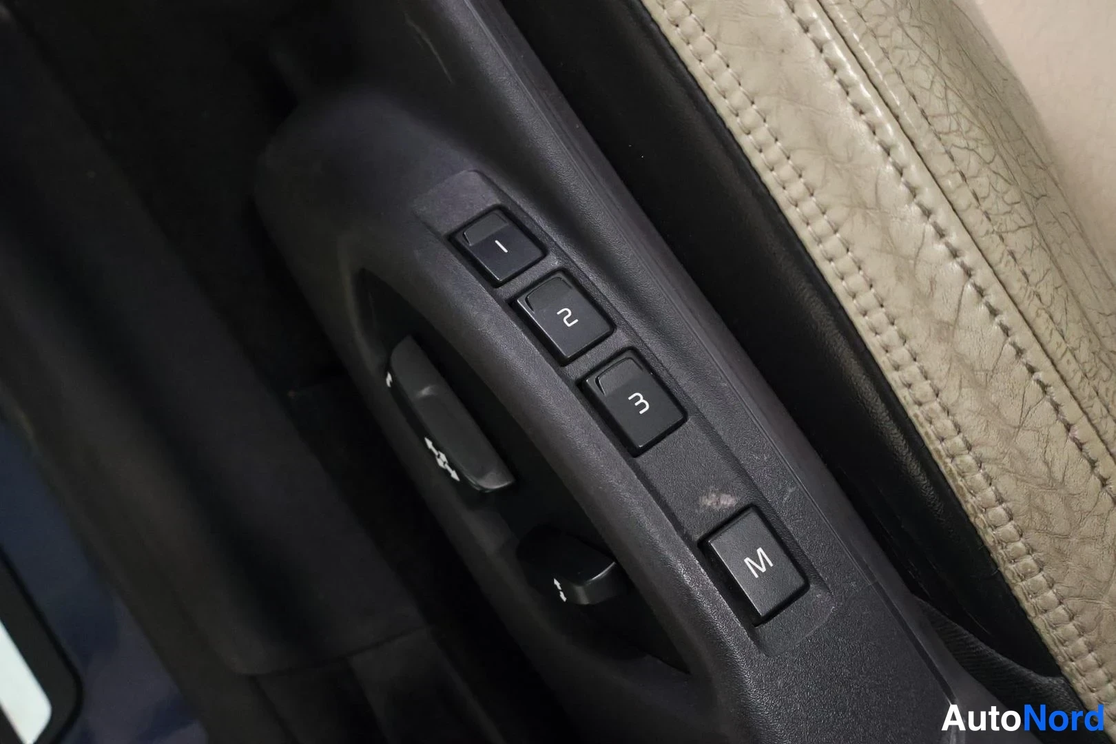 Blå Volvo S60 2011, detalj, bild 16